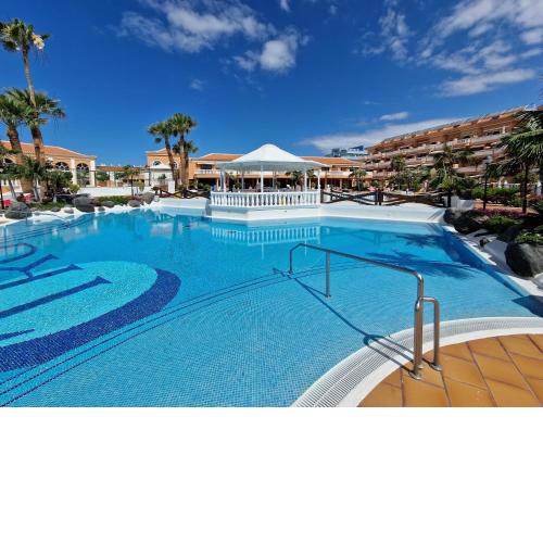Exclusive Penthouse Playa Las Vistas 4 close to the sea and beach, aircondition for a fee, wifi, terrace, heated pool