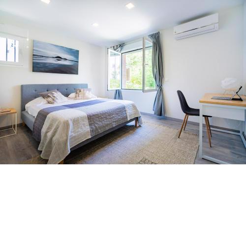Exclusive quietness in the heart of Madrid with Public Parking, Breakfast, 2 bathrooms