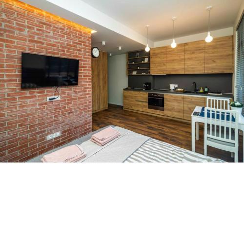 Exclusive Top Central Studio