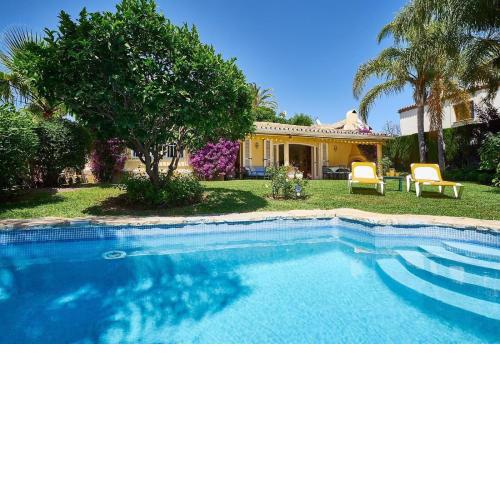 Exclusive villa in Marbella town