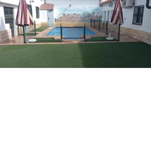 Exclusivo chalet con piscina junto a centro comercial, posibilidad de cama supletoria adicional Piscina Disponible hasta 15 de septiembre