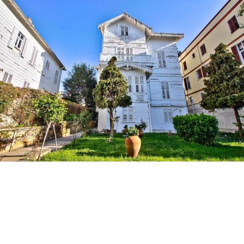 Experience Historic Mansion