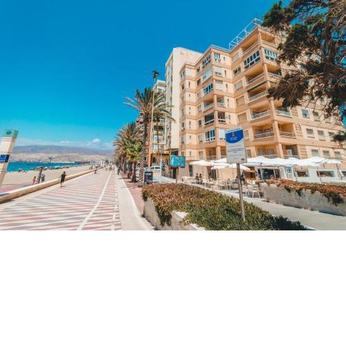 Expoholidays- Primera linea de playa Palmeral
