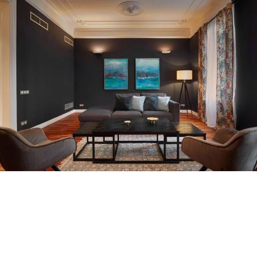 Exquisite and Modern Paradise w Private Terrace and City Center
