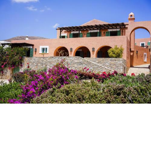 Exquisite beachfront mansion