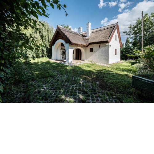 Extra large cottage house with big garden, sauna