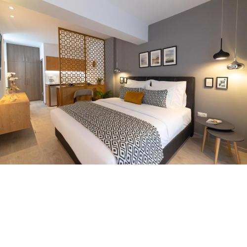F & B Collection - Seaview MiniLux