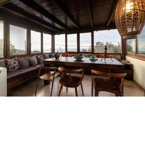 F & B Collection - St Triada for 8 - Villa Niki