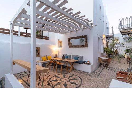 F Charm all Suites - Adults Only