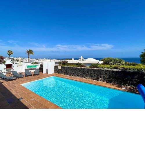 Fabulous 3 bedroom villa with stunning panoramic sea views in Puerto del Carmen