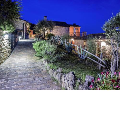 Fabulous Holiday Home near Sibillini Mountains with swimming pool