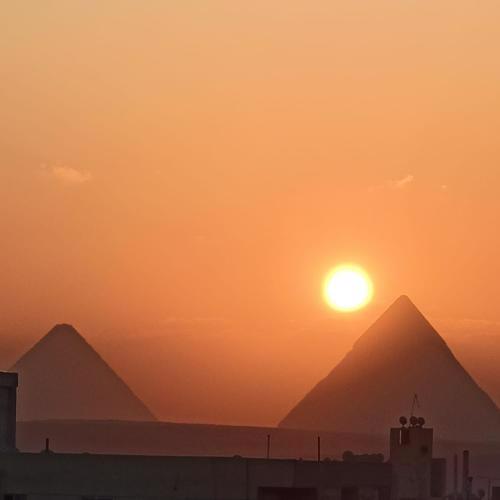 Fabulous pyramids inn