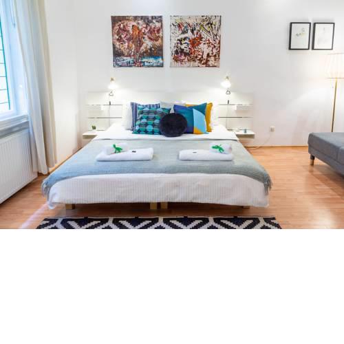 Fabulous Two Bedrooms Apt in the Heart of Budapest