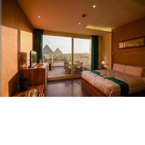 fabulous view pyramids inn