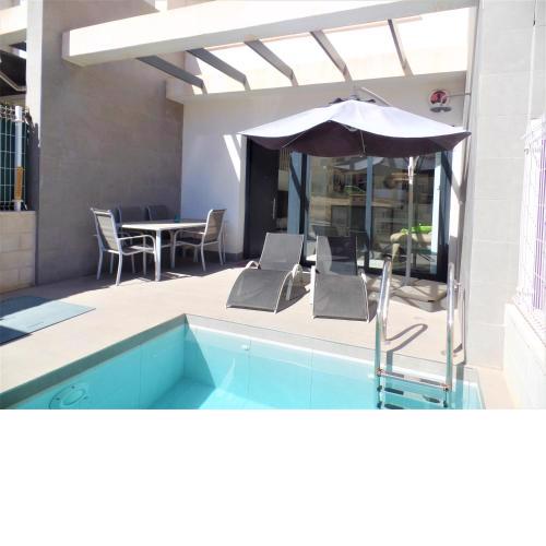 Fabulous Villa with private pool & large roof solarium