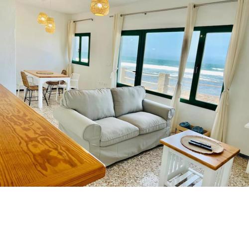 Famara Frontsea house