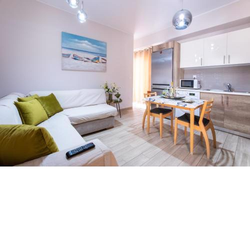 Family Apartment near Port