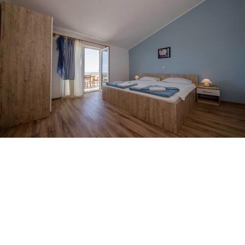 Family apartments Lidija with pool