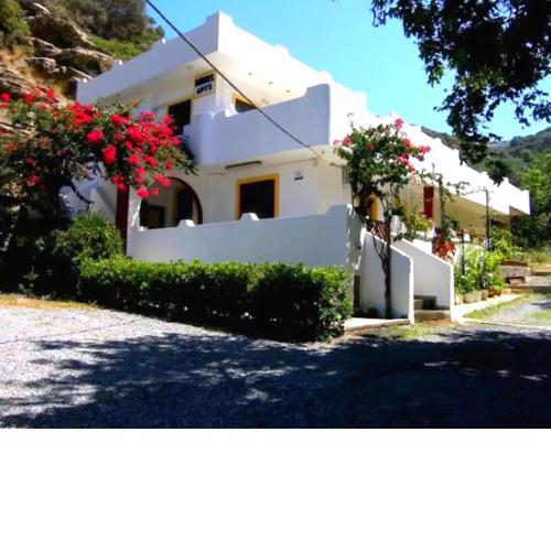 Family Apartments ''Minos'' near the beach!
