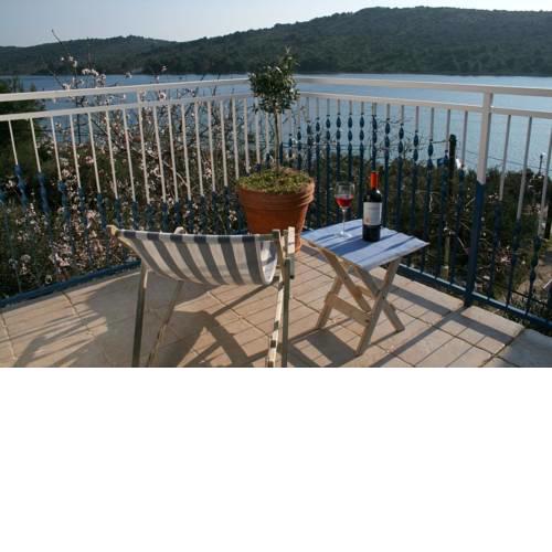 Family friendly apartments with a swimming pool Kaprije - 17692