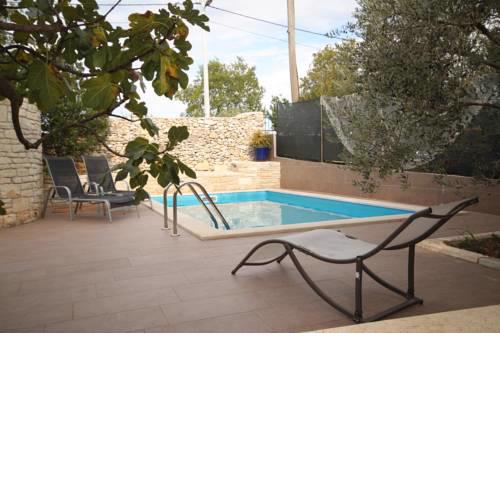 Family friendly apartments with a swimming pool Krnica, Marcana - 7357