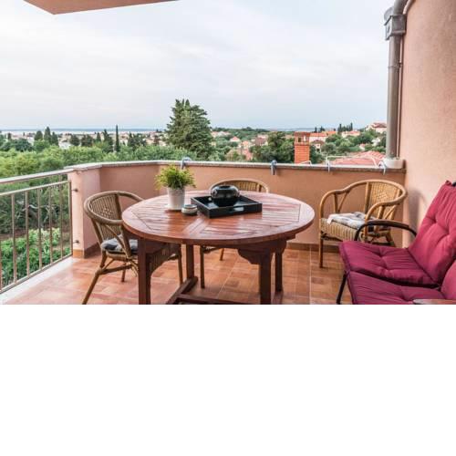 Family friendly apartments with a swimming pool Sutomiscica, Ugljan - 13872