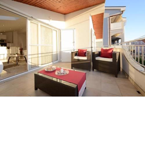 Family friendly apartments with a swimming pool Zadar - 16336
