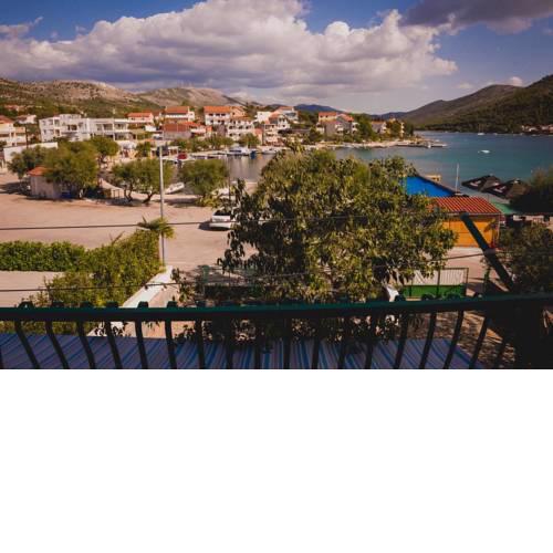 Family friendly seaside apartments Grebastica, Sibenik - 15170