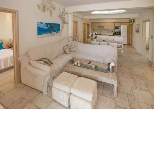 Family Getaway in Marathon by GHH
