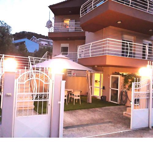 Family Holidays Home