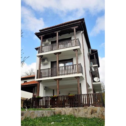 Family Hotel and Restaurant Plamena