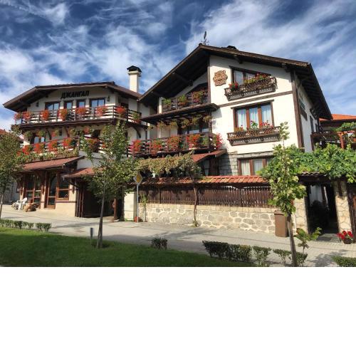 Family Hotel Dzhangal