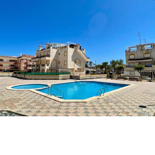 Family stay house with pool