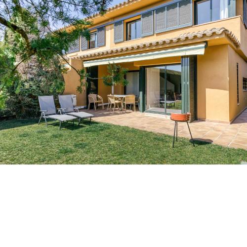 Family villa in Torremirona Resort