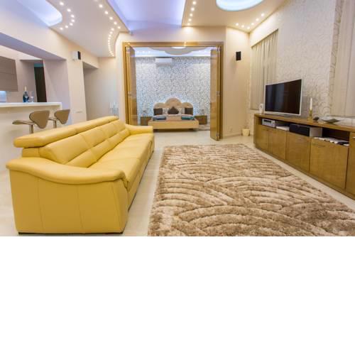 FamousAli Luxurious Apartments