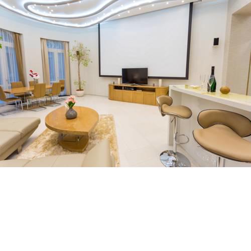 FamousAli10 Luxury Apartments