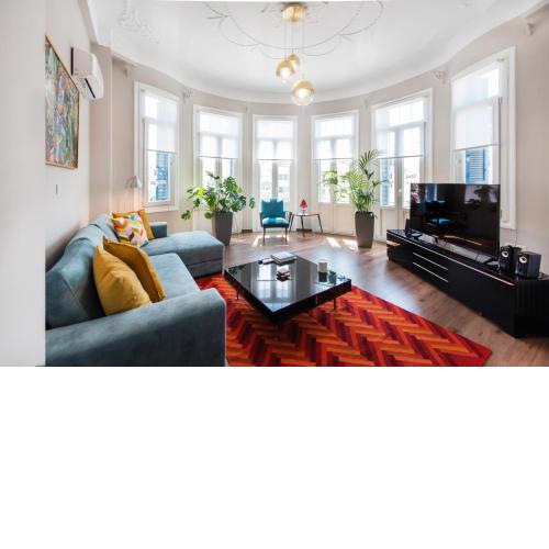 #Fandango Gorgeous Neoclassical Apartment