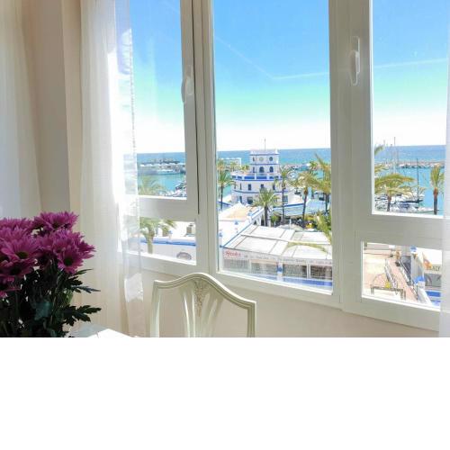 FANTASTIC APARTMENT B IN FRONT OF THE SEA & MARINA