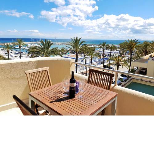 FANTASTIC APARTMENT IN FRONT OF THE SEA & MARINA