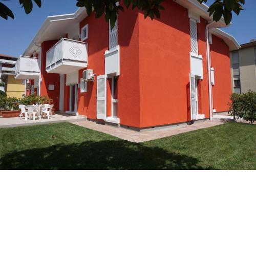 Fantastic Apartment with Private Garden - Relaxing Holidays Near the Beach