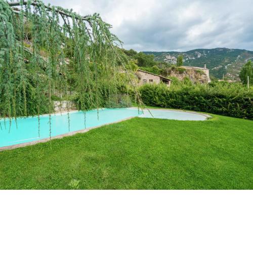 Fantastic modern holiday house in the mountains with swimming pool for 8 persons