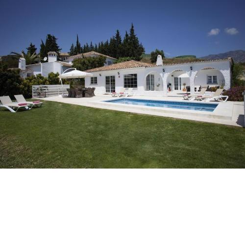 Fantastic renovated villa annex