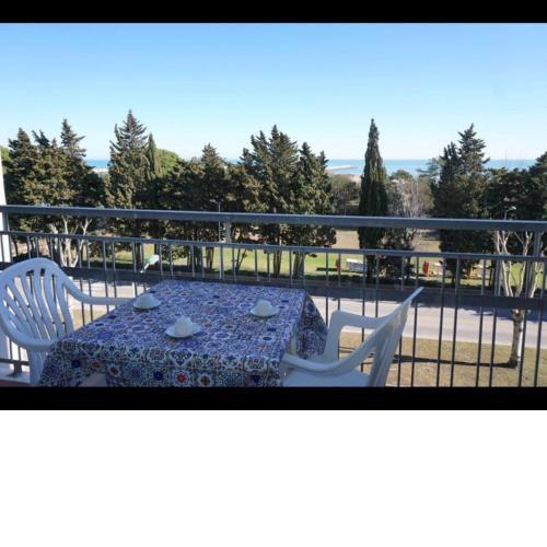 Fantastic Sea View Apartment in a Great Location by Beahost Rentals