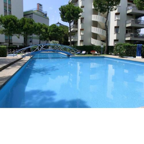 Fantastic three-room apartment with terrace, garden, swimming pool and sea view