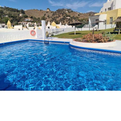 Fantastiskt 6 bädds Hus i Nerja