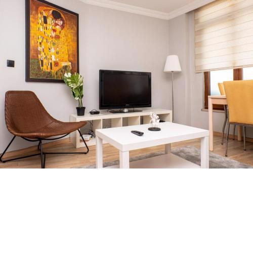 Fascinating Apartment near Nisantasi and Trendy Attractions in Besiktas