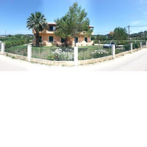 Feakes Apartments
