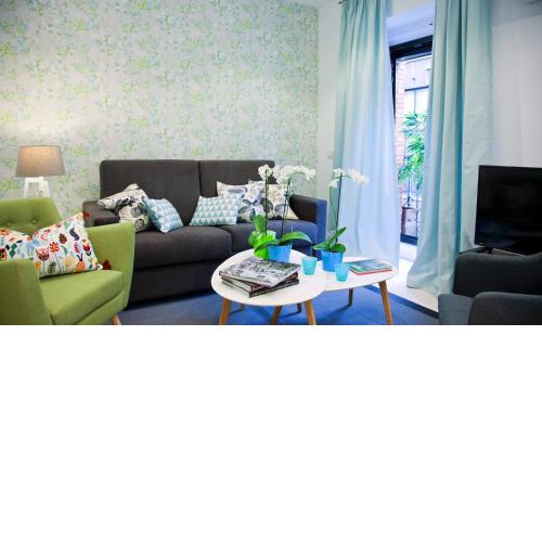 Feelathome Madrid Suites Apartments