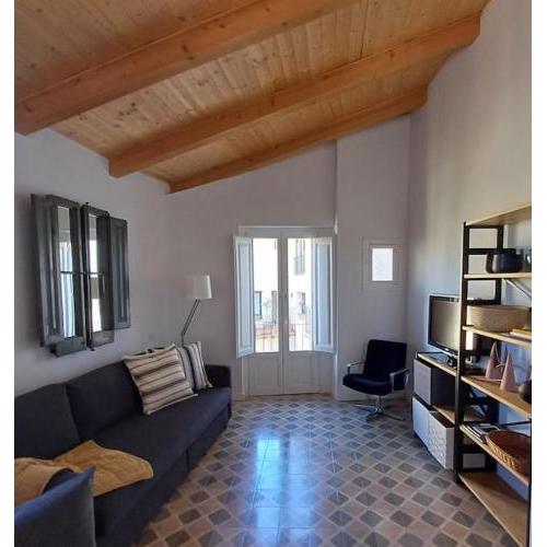 FeelhomeVIC. Ático con terraza en centro histórico