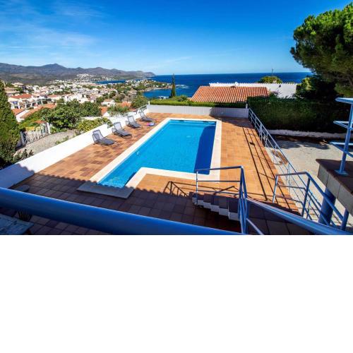 Fener de Dalt 89 Casa con piscina y vistas